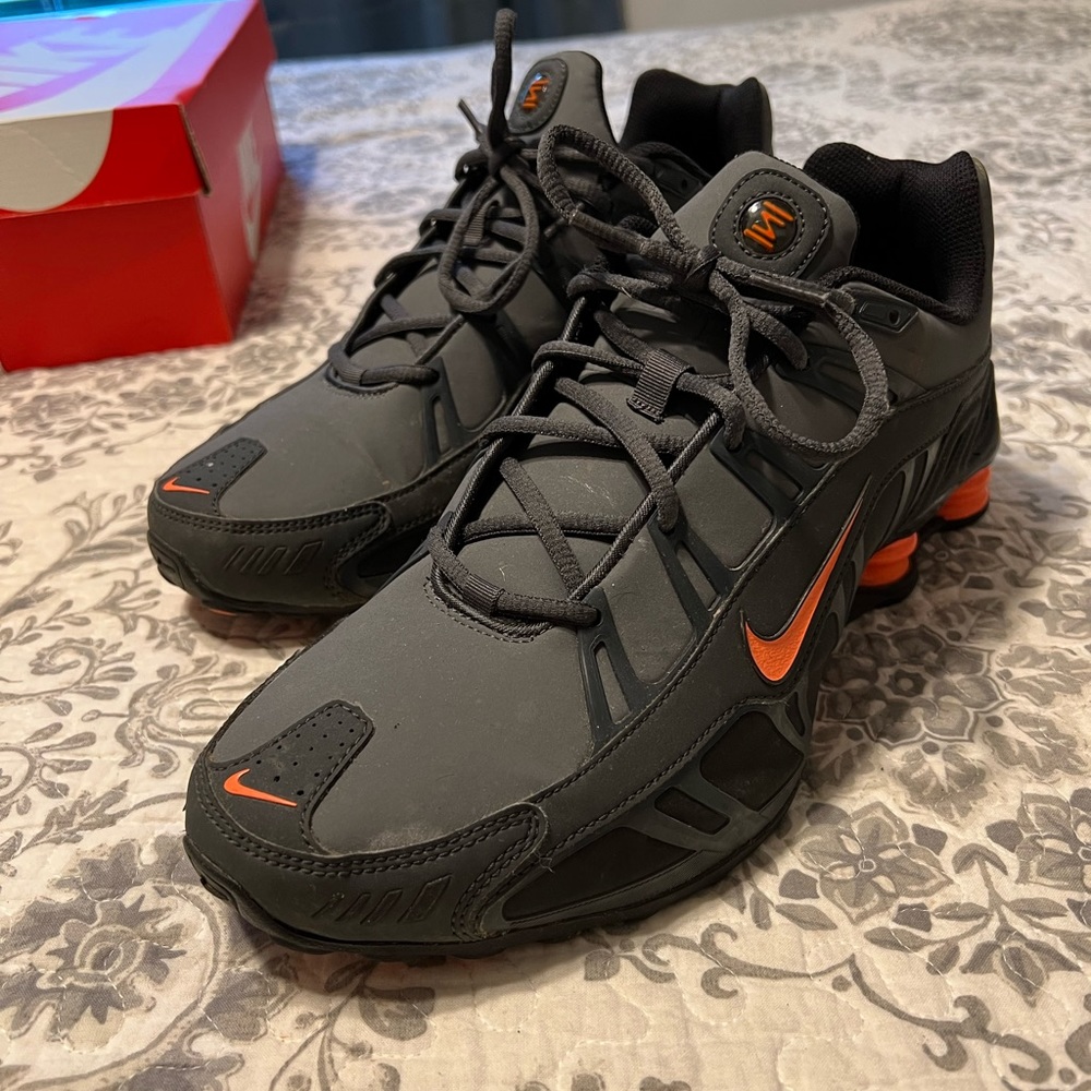 Mens Nike Shox